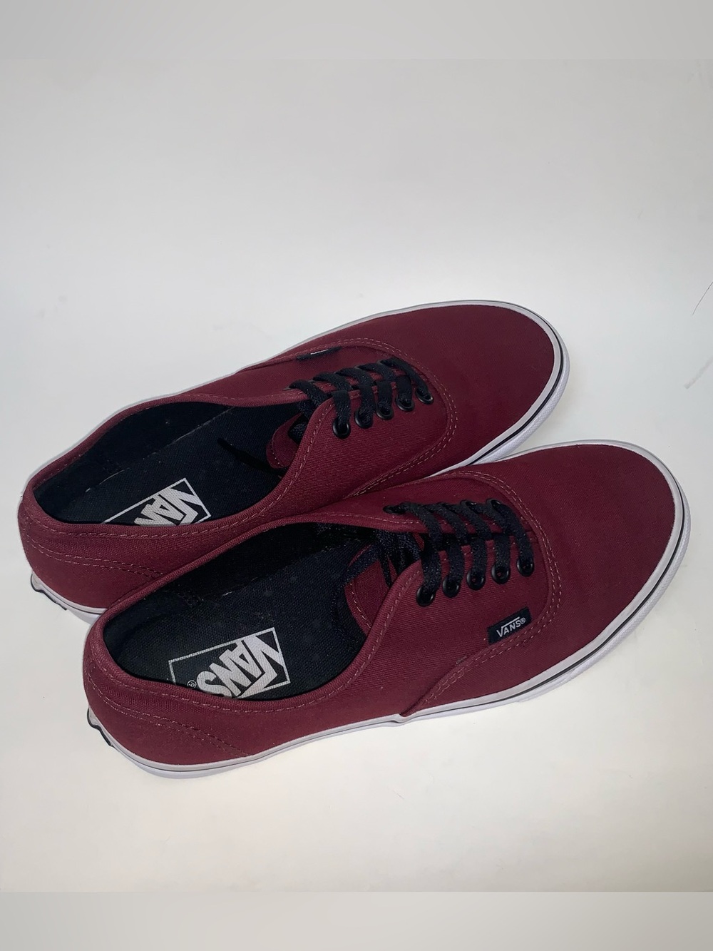 Vans Unisex Maroon Canvas Low-Top Sneakers with Black Laces Women 10.5, Men’s 9